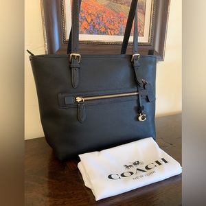 🎄SALE🎄 NWT COACH Taylor Pebbled Leather Tote Bag